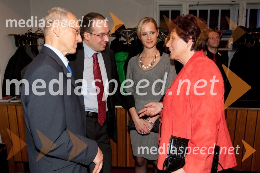 Miro Cerar, nekdanji gimnastičar in predsednik Olimpijske akademije, Leo Oblak, predsednik uprave Infonet Media, Daniela Bervar, vodja Cotrugli Business School Slovenija in Zdenka Cerar, nekdanja pravosodna ministrica in generalna tožilkaSlovenka leta 2010 je Petra Majdič - druženje pred dvorano SNG Drama Ljubljana