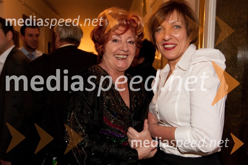 Bernarda Jeklin, nekdanja urednica revije Jana in Viktorija Potočnik, nekdanja ljubljanska županjaSlovenka leta 2010 je Petra Majdič - druženje pred dvorano SNG Drama Ljubljana