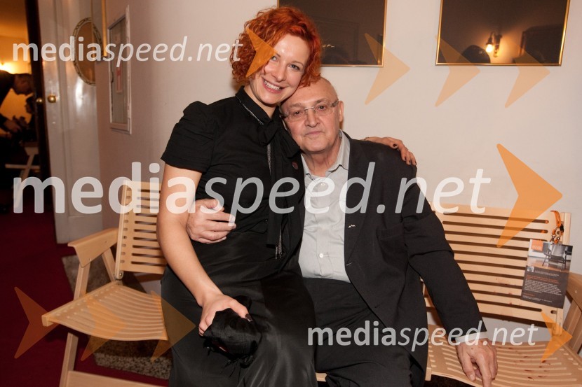 Mateja Štabuc, Jeruzalem Ormož in Vasilij Vasko Polič, vrhovni sodnikSlovenka leta 2010 je Petra Majdič - druženje pred dvorano SNG Drama Ljubljana