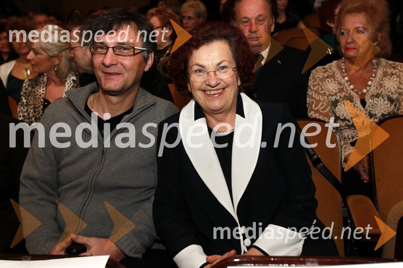 ... in Ivanka Brezigar, tajnica Društva Slovensko-Hrvaškega prijateljstvaSlovenka leta 2010 je Petra Majdič - druženje pred dvorano SNG Drama Ljubljana