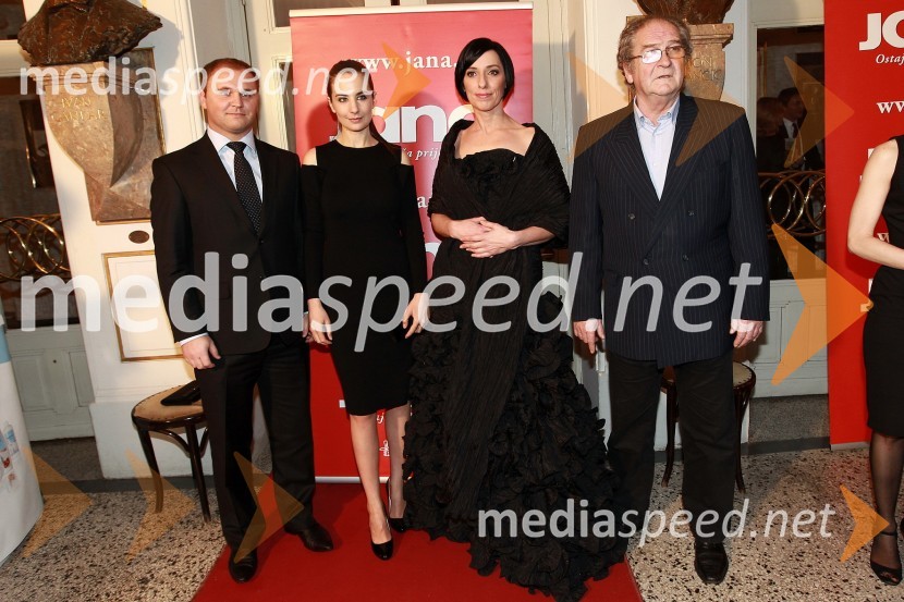 Matej Raščan, direktor in lastnik podjetja Rašica Point d.o.o. ter podjetja Delo revije, d.d., Marija Pandrc, izvršna direktorica podjetja Rašica, Melita Berzelak, glavna in odgovorna urednica revije Jana in Ivo Ban, ravnatelj SNG Drama LjubljanaSlovenka leta 2010 je Petra Majdič - druženje pred dvorano SNG Drama Ljubljana