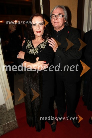 Radojka Šverko, pevka in Lado Leskovar, pevecSlovenka leta 2010 je Petra Majdič - druženje pred dvorano SNG Drama Ljubljana