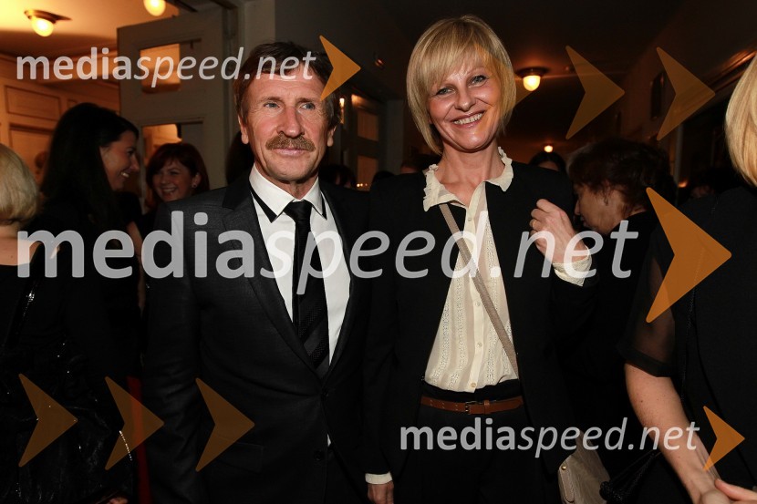 Bojan Albreht, lastnik in direktor Zlatarne Celje in Andreja PermeSlovenka leta 2010 je Petra Majdič - druženje pred dvorano SNG Drama Ljubljana