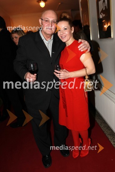 Vasilij Vasko Polič, vrhovni sodnik in Regina Kogoj, pevkaSlovenka leta 2010 je Petra Majdič - druženje pred dvorano SNG Drama Ljubljana