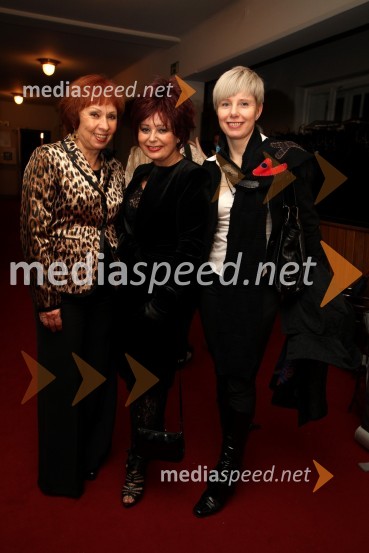 Olga Rems, Zdenka Kahne, lastnica in direktorica kozmetike Kahne in Polonca Komar, PR RTV SloSlovenka leta 2010 je Petra Majdič - druženje pred dvorano SNG Drama Ljubljana