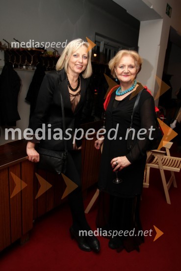 Barbara Volčič Lombergar, soproga Janeza Lombergarja in Jerca Mrzel, igralkaSlovenka leta 2010 je Petra Majdič - druženje pred dvorano SNG Drama Ljubljana