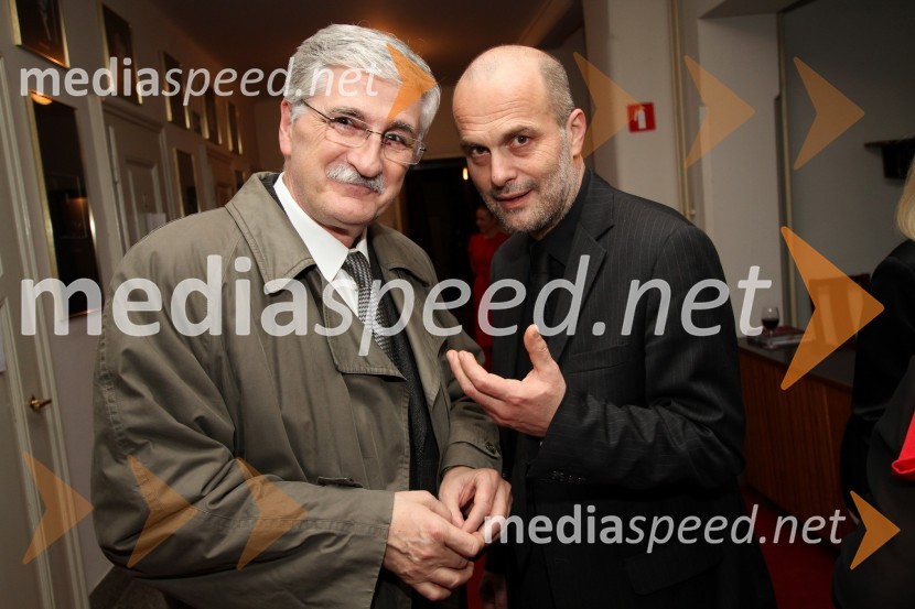 Petar Radović in Janez Lombergar, v.d. direktorja Televizije SlovenijaSlovenka leta 2010 je Petra Majdič - druženje pred dvorano SNG Drama Ljubljana