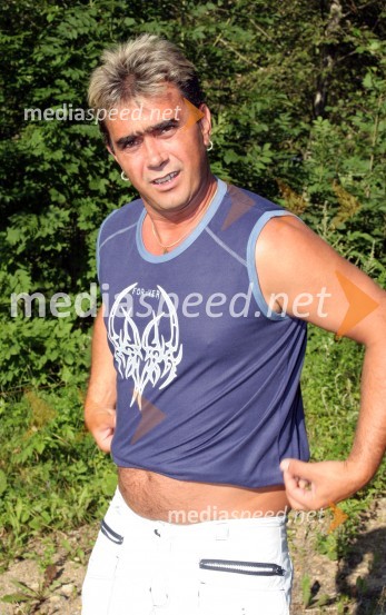 Fredi Miler pri razkazovanju trebušnjakovOdštekana Tv - Fredi Miler in Miro V. Kodrič