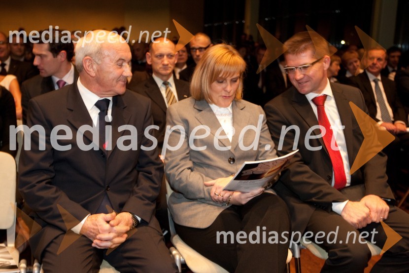 Niko Kač, nekdanji predsednik uprave Banke Celje, mag. Darja Radić, ministrica, Ministrstvo za gospodarstvo Republike Slovenije in Dejan Turk, predsednik uprave Simobil d.d.Januarsko srečanje Združenja Manager in podelitev priznanja za življenjsko delo