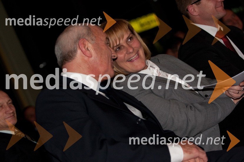 Niko Kač, nekdanji predsednik uprave Banke Celje, mag. Darja Radić, ministrica, Ministrstvo za gospodarstvo Republike SlovenijeJanuarsko srečanje Združenja Manager in podelitev priznanja za življenjsko delo