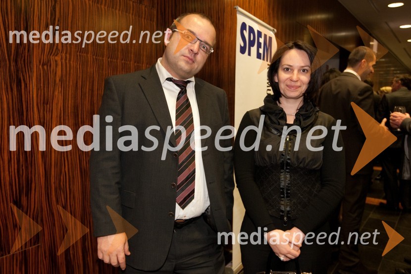 Mitja Blagajac, SPEM in Gordana Drecun Mithans, direktorica, SPEM Komunikacijska skupinaJanuarsko srečanje Združenja Manager in podelitev priznanja za življenjsko delo