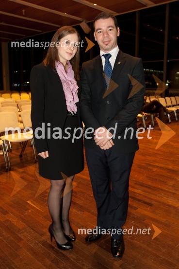 Dafne Dimitrova, podiplomska študentka na Ekonomski fakulteti Univerze v Ljubljani in Shar Kurtishi, diplomant IEDC BledJanuarsko srečanje Združenja Manager in podelitev priznanja za življenjsko delo