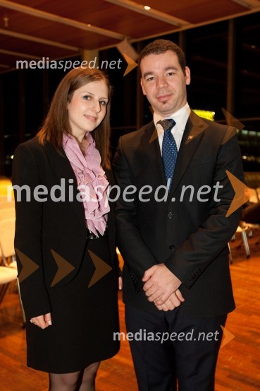 Dafne Dimitrova, podiplomska študentka na Ekonomski fakulteti Univerze v Ljubljani in Shar Kurtishi, diplomant IEDC BledJanuarsko srečanje Združenja Manager in podelitev priznanja za življenjsko delo