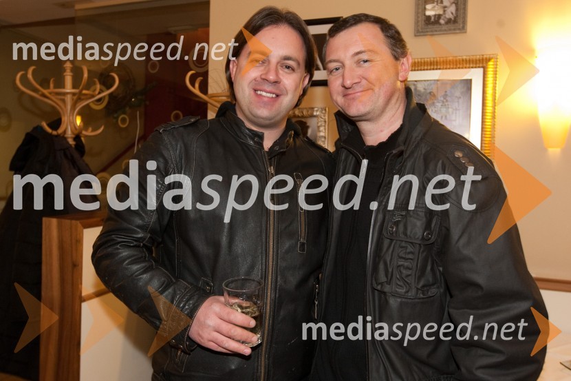 Matjaž Sterže, glasbenik in Jernej Vene, glasbeni urednik na Radio SlovenijaStrelci in Kozorogi, tradicionalna zabava