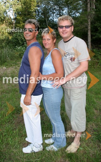 Fredi Miler, njegova žena Marjana in voditelj na televiziji Net Tv Miro V. KodričOdštekana Tv - Fredi Miler in Miro V. Kodrič