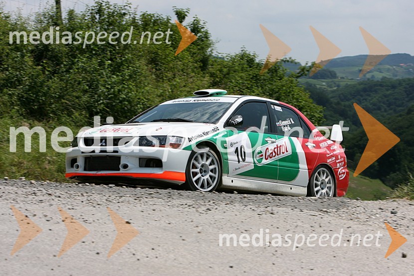Posadka   Mitja Klemenčič in  Gašper Ilijaž (Slovenija) v avtu MITSUBISHI Lancer EVO IX4. Rally Škoda Maribor 2006