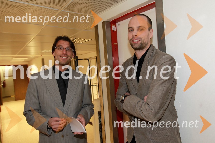 Sebastijan Plevnjak, novinar pri Avto Foto Marketu in Mitja Sagaj, urednik avtomobilizma pri časniku VečerSlovenski avto leta 2011