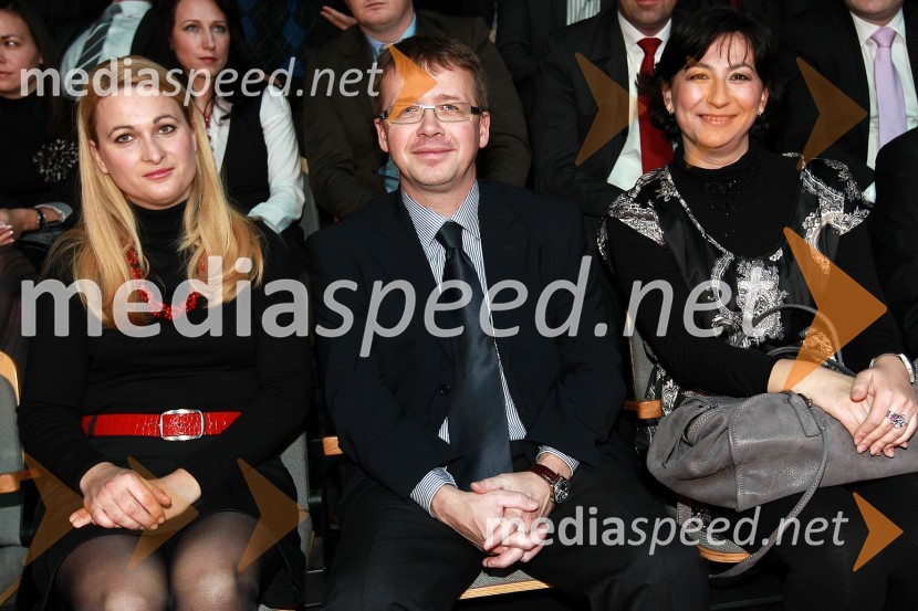 Petra Tašker Žumer, odnosi z javnostjo pri Avto Trglav, Damijan Vuk, direktor Avto Triglav in Milica Kopanja, odnosi z javnostjo Opel
Slovenski avto leta 2011