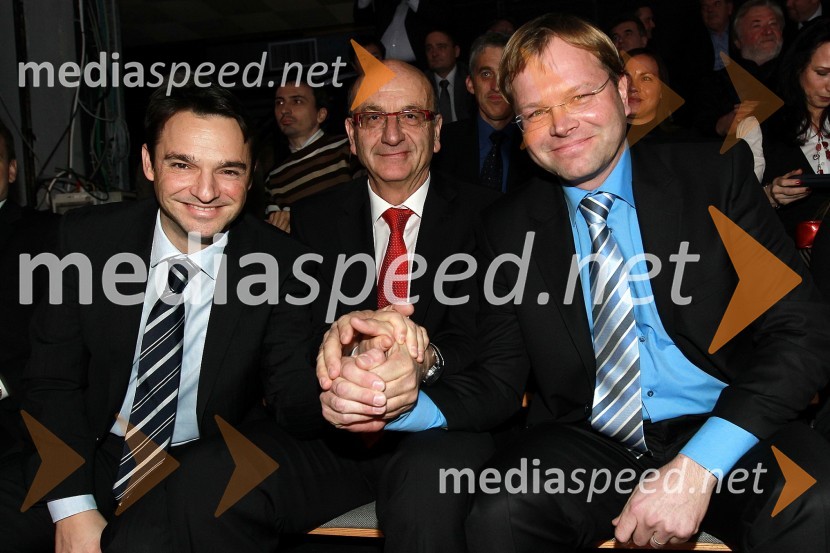 Danilo Ferjančič, generalni direktor Porsche Slovenija d.o.o., Heinz Slesak, generalni direktor Porsche Slovenija d.o.o. in Marko Škriba, vodja znamke Volkswagen v SlovenijiSlovenski avto leta 2011