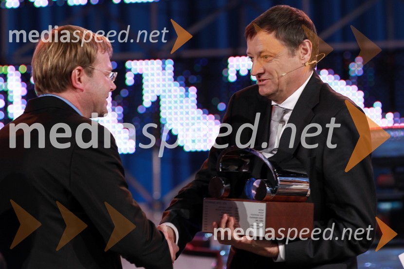 Marko Škriba, vodja znamke Volkswagen v Sloveniji in France Kmetič, odgovorni urednik MotorevijeSlovenski avto leta 2011