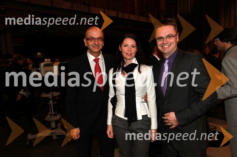 Heinz Slesak, generalni direktor Porsche Slovenija d.o.o., Simona Mavsar, direktorica znamke Seat in Petr Podlipny, vodja znamke Škoda v SlovenijiSlovenski avto leta 2011