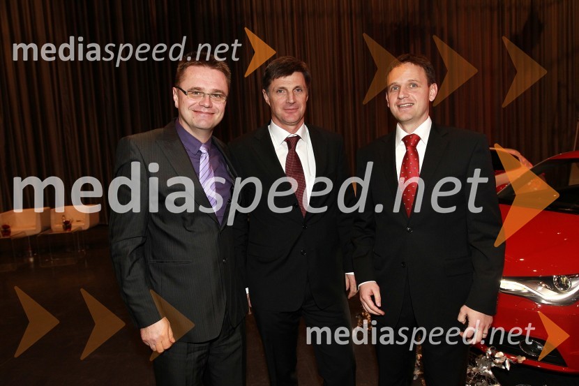 Petr Podlipny, vodja znamke Škoda v Sloveniji, Jernej Dragoš, vodja znamke Porsche pri podjetju Porsche Slovenija d.o.o. in Franci Bolta, direktor avtomobilske znamke Audi pri Porsche Slovenija d.o.o.Slovenski avto leta 2011