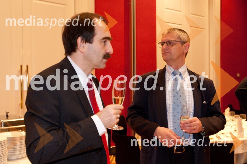 Marjan Potrata, direktor Radia Kranj in Sadko Mezgec, PR Citroën Slovenija d.o.o.Slovenski avto leta 2011