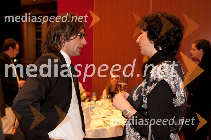 Matej Štakul, urednik avtomobilizma in športa pri časniku Dnevnik in Milica Kopanja, PR Opel
Slovenski avto leta 2011