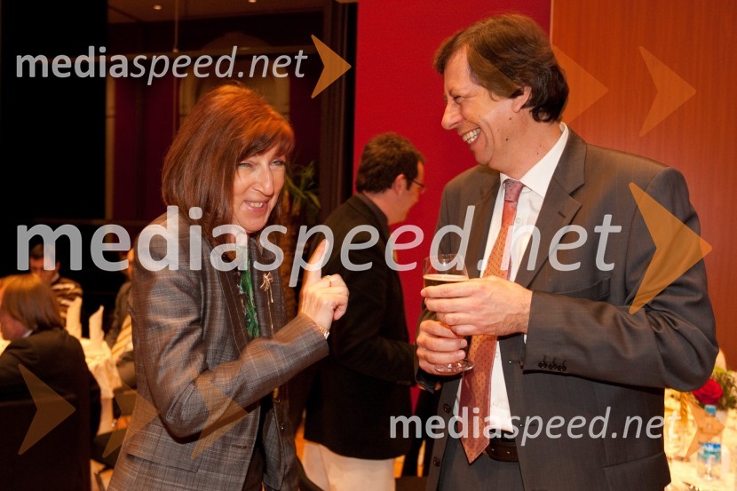 Murka Mišica, lastnica in direktorica oglaševalske agencije Media Umetnost in Janez Martinčič, novinar Vala 202Slovenski avto leta 2011