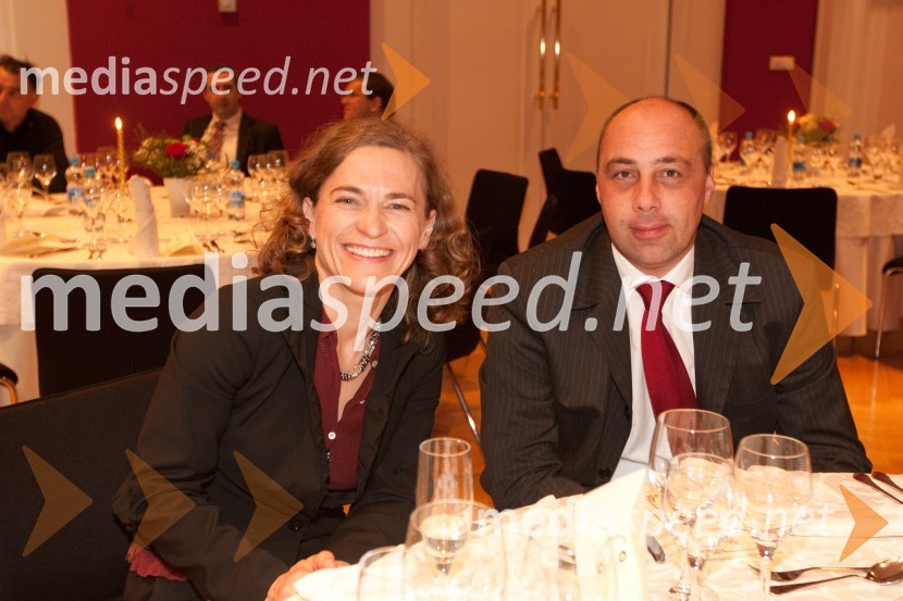 Alenka Nedelko, odnosi z javnostmi Peugeot Slovenija d.o.o. in Robert Golob, Citroën SlovenijaSlovenski avto leta 2011