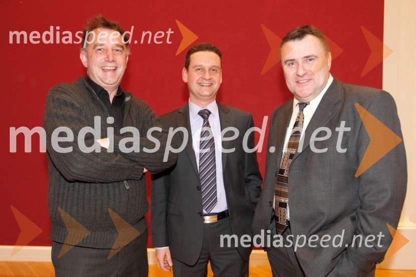 Primož Lemež, revija Podjetnik, Marko Kajfež in Sašo Mrak, direktor Avto FM, izdajatelj Avto Foto Market
Slovenski avto leta 2011