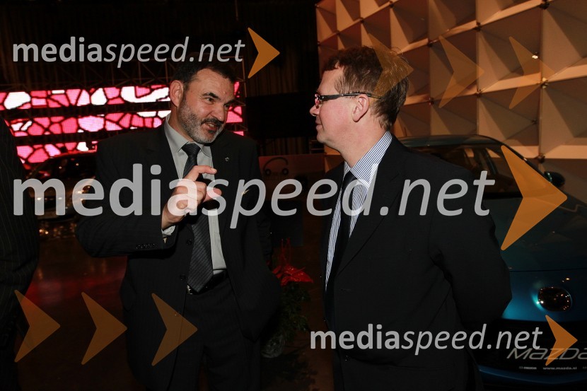 Bogdan Žvanut, direktor Mazda Motor Slovenija in Damijan Vuk, direktor Avto TriglavSlovenski avto leta 2011