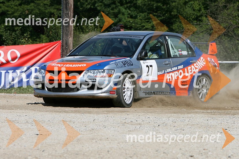 Posadka Boris Požeg in Asja Zupanc (Slovenija) v avtu MITSUBISHI Lancer EVO VIII4. Rally Škoda Maribor 2006