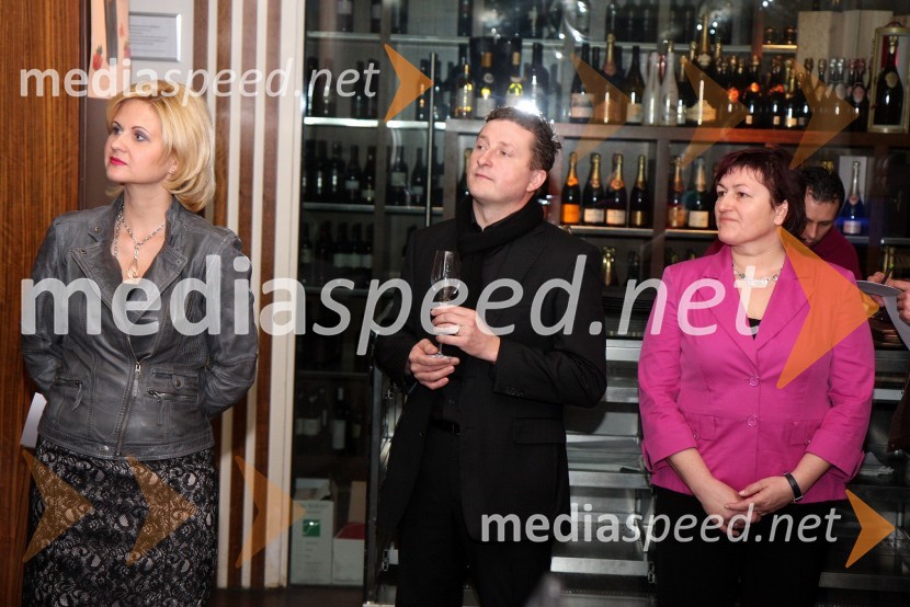 Norma Bale, direktorica Kultprotura ter povezovalka dogodka, Danilo Steyer, Steyer vina in Bernarda Čuš, sirarna ČušPredstavitev Kravjega sira z vinom Steyer Mark