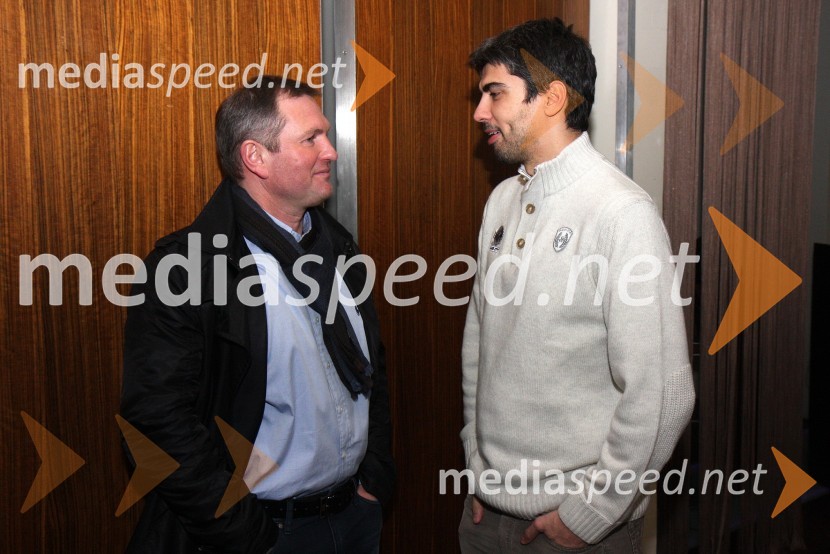 Matjaž Kek, selektor slovenske nogometne reprezantance in Bor Greiner, odgovorni urednik Radia CityPredstavitev Kravjega sira z vinom Steyer Mark