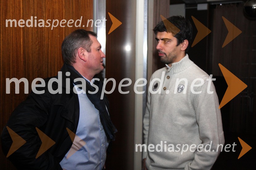 Matjaž Kek, selektor slovenske nogometne reprezantance in Bor Greiner, odgovorni urednik Radia CityPredstavitev Kravjega sira z vinom Steyer Mark