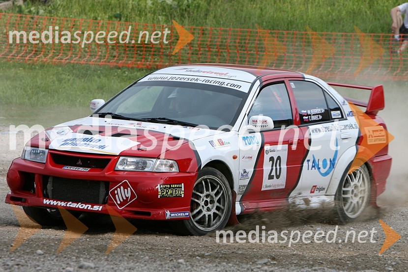 Posadka Miha Jezeršek in Tomaž Ipavc (Slovenija) v avtu MITSUBISHI Lancer EVO VI4. Rally Škoda Maribor 2006