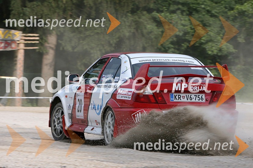 Posadka Miha Jezeršek in Tomaž Ipavc (Slovenija) v avtu MITSUBISHI Lancer EVO VI4. Rally Škoda Maribor 2006