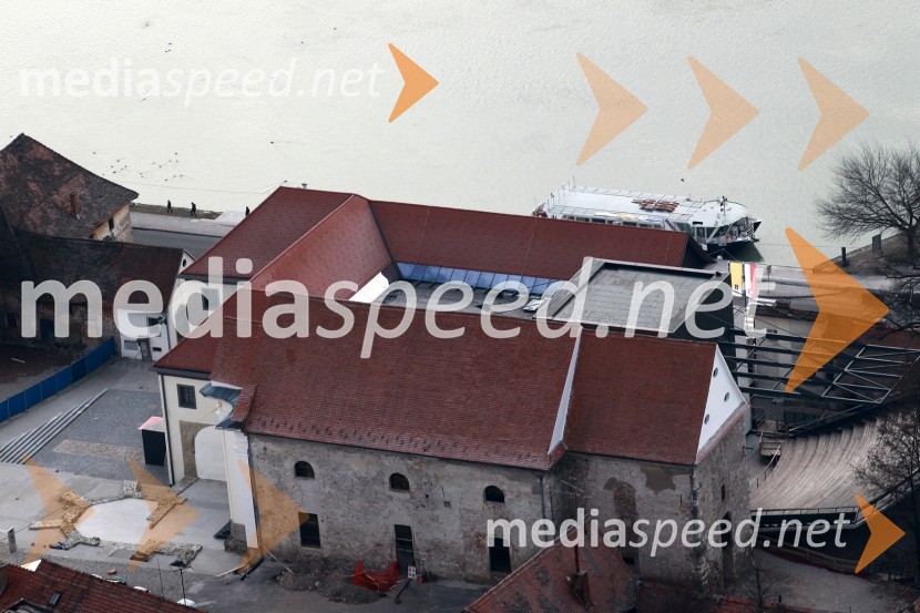 Minoritska cerkevMaribor in okolica iz zraka