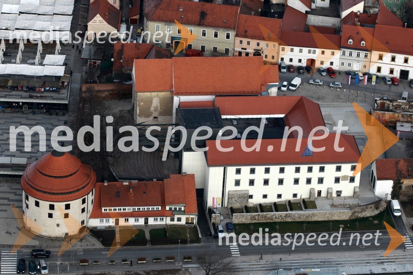 Sodni stolp in Lutkovno gledališče MariborMaribor in okolica iz zraka