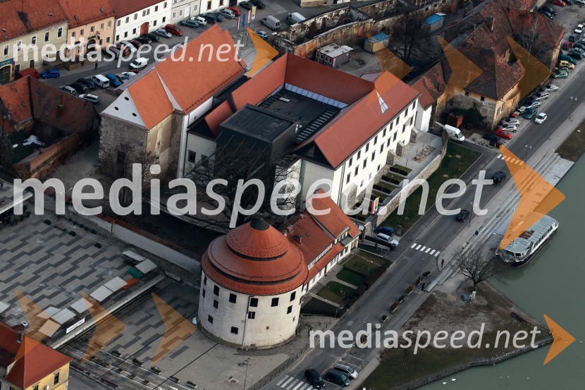 Sodni stolp, Lutkovno gledališče Maribor in Minoritska cerkevMaribor in okolica iz zraka