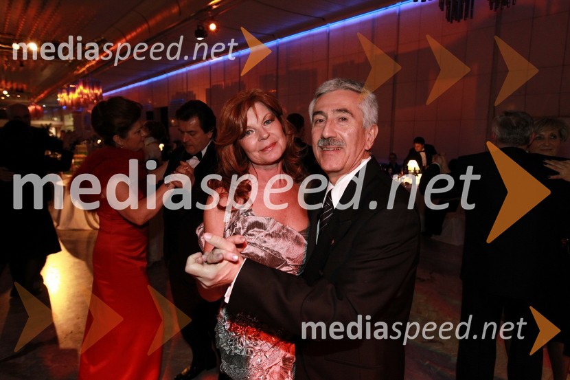 Darja Kuhar Kotnik in soprog Rajko Kotnik, državni pravobranilecVeliki dobrodelni Lions ples