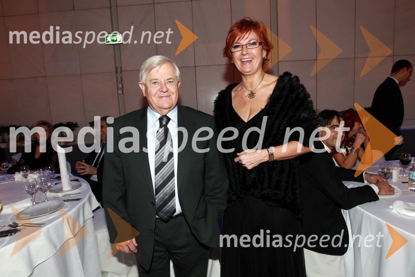 Milan Kučan, nekdanji predsednik Republike Slovenije in Darinka Pavlič Kamien, vodja službe za odnose z javnostmi pri Telekomu SlovenijaVeliki dobrodelni Lions ples