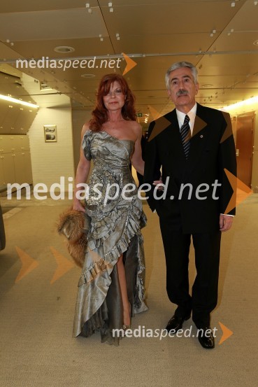 Darja Kuhar Kotnik in soprog Rajko Kotnik, državni pravobranilecVeliki dobrodelni Lions ples