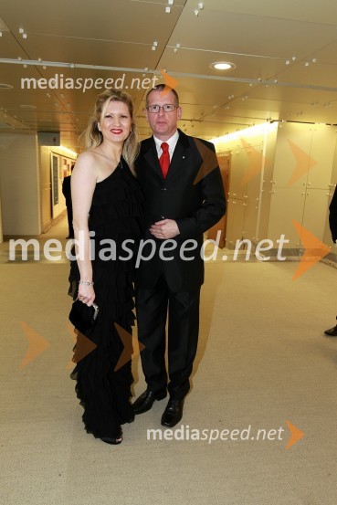 Mag. Aleksandra Brank in soprog Bojan Brank, nekdanji direktor DHLVeliki dobrodelni Lions ples