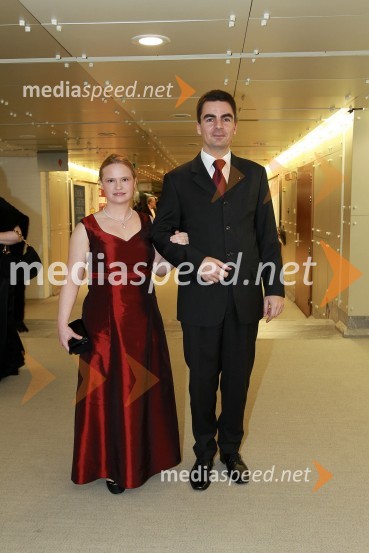 Danilo Tomšič, direktor področja prodaja in marketing v podjetju Mobitel in soproga Andreja Šuštaršič TomšičVeliki dobrodelni Lions ples