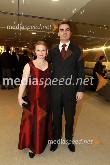 Danilo Tomšič, direktor področja prodaja in marketing v podjetju Mobitel in soproga Andreja Šuštaršič TomšičVeliki dobrodelni Lions ples