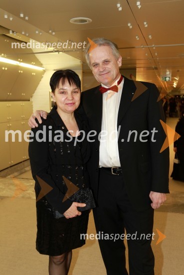 Vida Petrovčič, novinarka in njen spremljevalec Janez ŽontaVeliki dobrodelni Lions ples