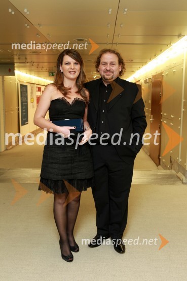 Darko Brlek, direktor Festivala Ljubljana in spremljevalka Janja LambergerVeliki dobrodelni Lions ples