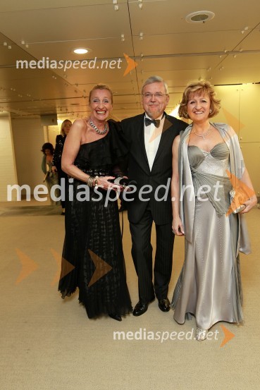 Mojca Beseničar, modna oblikovalka, Peter Ilgo, direktor podjetja PCON d.o.o. in soproga AndrejaVeliki dobrodelni Lions ples